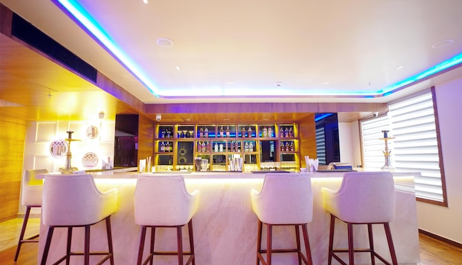 ISHAAN SAROVAR PORTICO DEOGHAR - Bar/Lounge