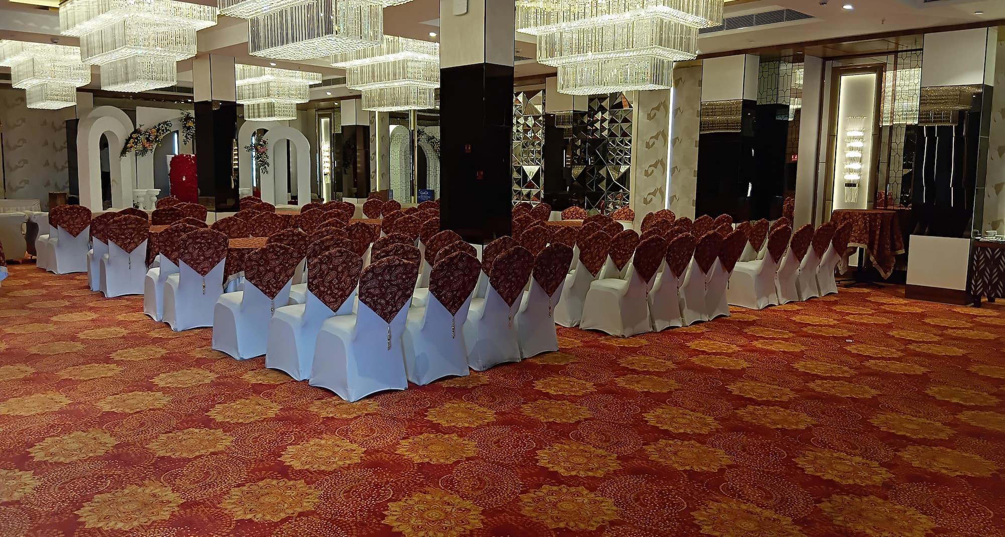 ISHAAN SAROVAR PORTICO DEOGHAR - Sala de reunioes