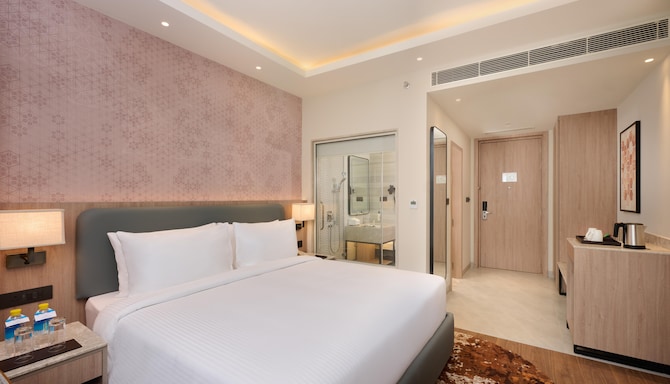 KPG Sarovar Portico Rajnagar Extension Ghaziabad - ROOM-dlx dbl
