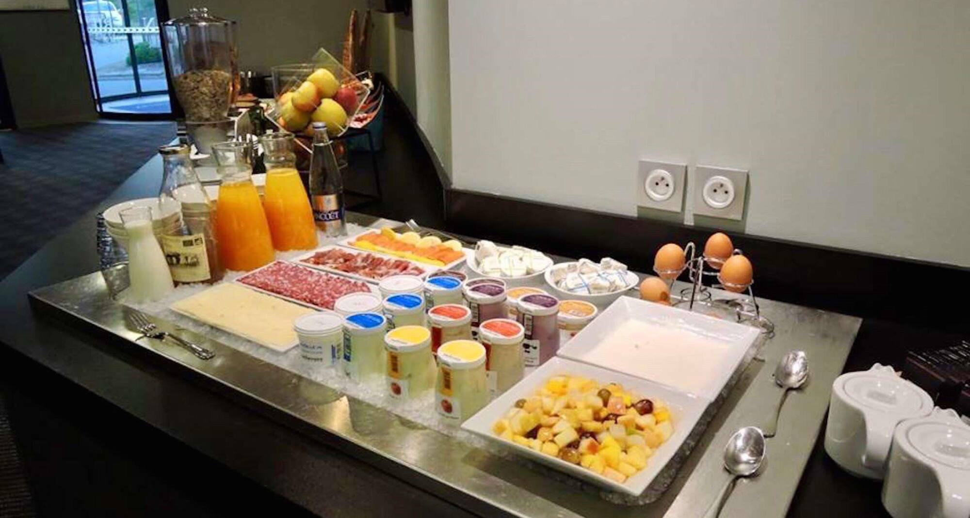 Kyriad  AURAY - Carnac - pdjs buffet