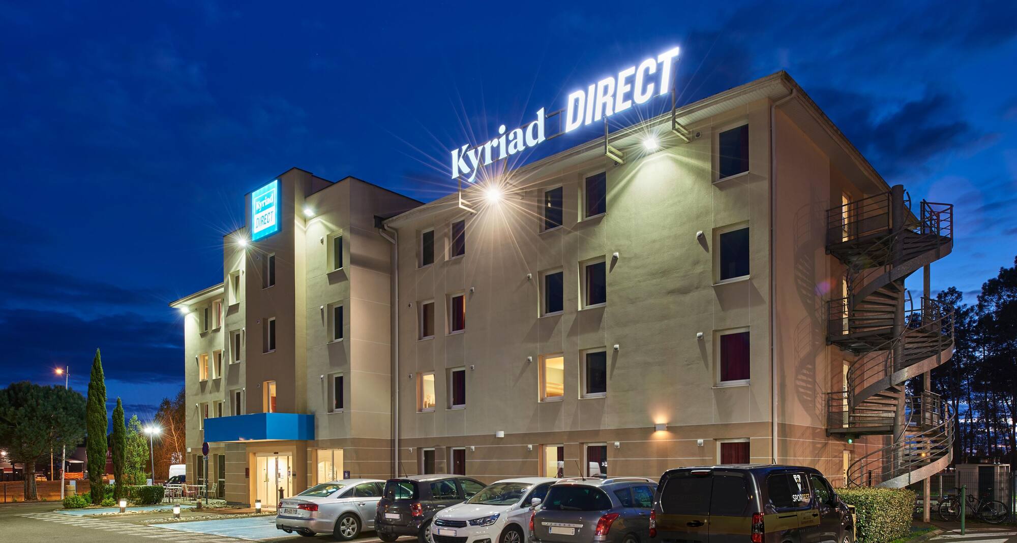 Kyriad Direct MONT DE MARSAN - St Avit - HOTEL EXTERIEUR NUIT