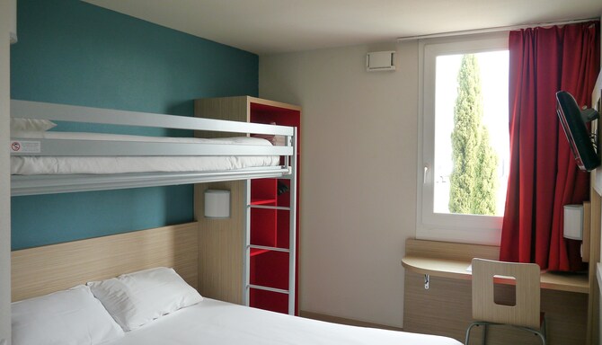Kyriad Direct MONT DE MARSAN - St Avit - KYRIAD DIRECT T21