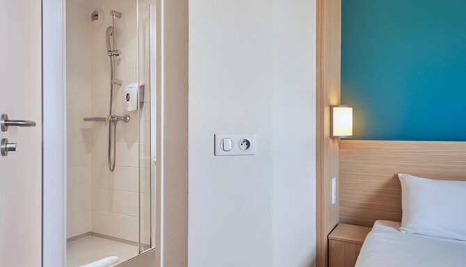 Kyriad Direct MONT DE MARSAN - KyrDir MMARSAN DOUCHE