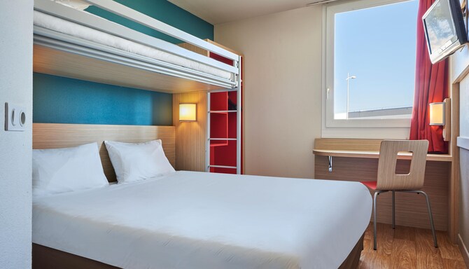 Kyriad Direct MONT DE MARSAN - KyrDir MMARSAN TRIPLE GRAND LIT