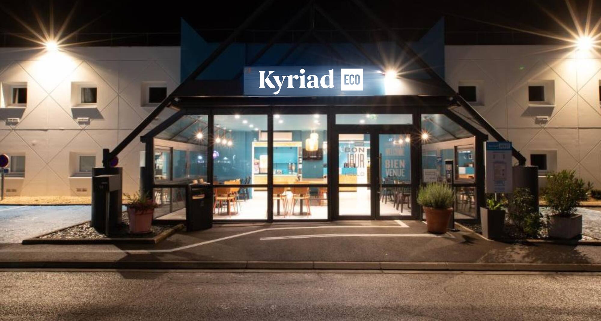 Kyriad ECO - Dijon Sud Chenove - Kyriad ECO - Dijon Sud Chenove - Facade Night
