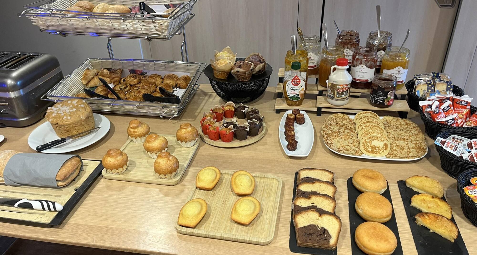Kyriad Prestige PAU - Zénith - Palais des Sports - Kyriad Prestige PAU - Zénith - Palais des Sports - Petit déjeuner