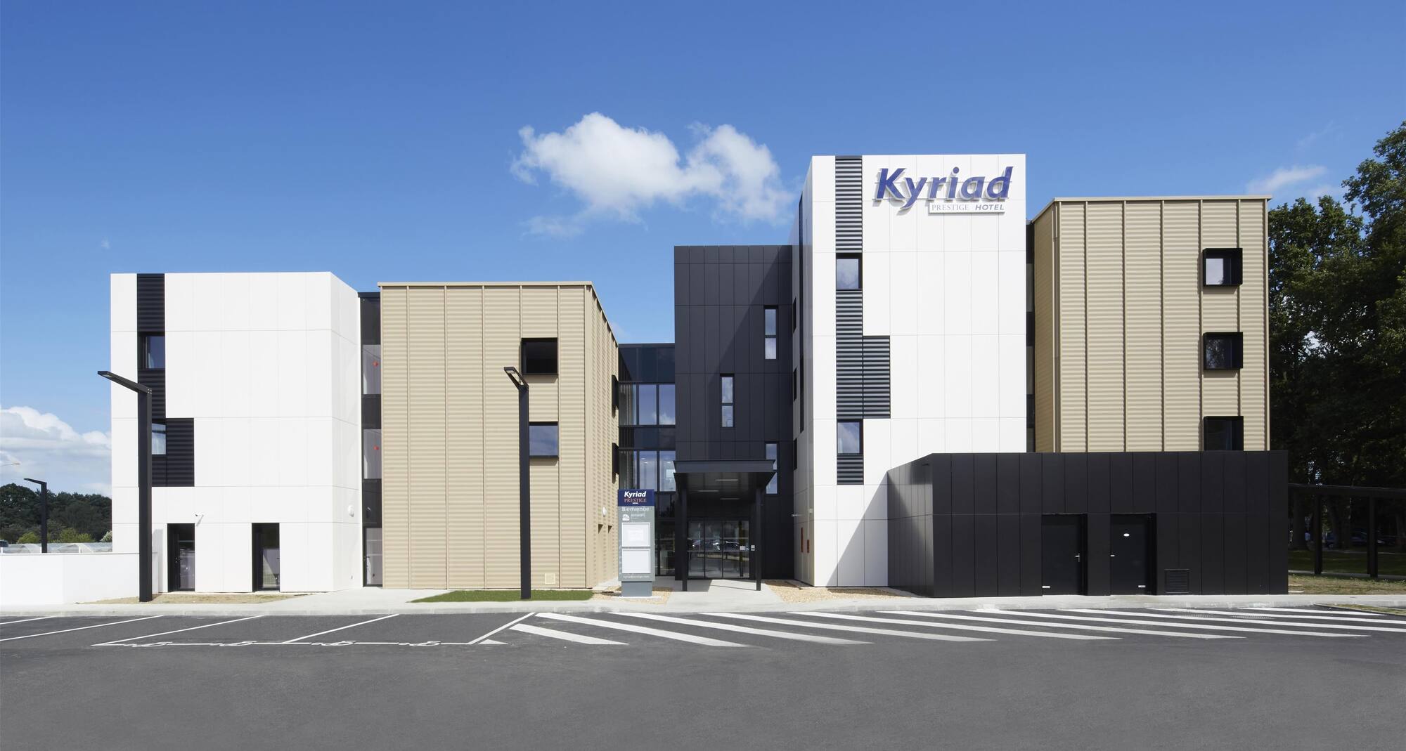 Kyriad Prestige PAU - Zénith - Palais des Sports - Exterior View