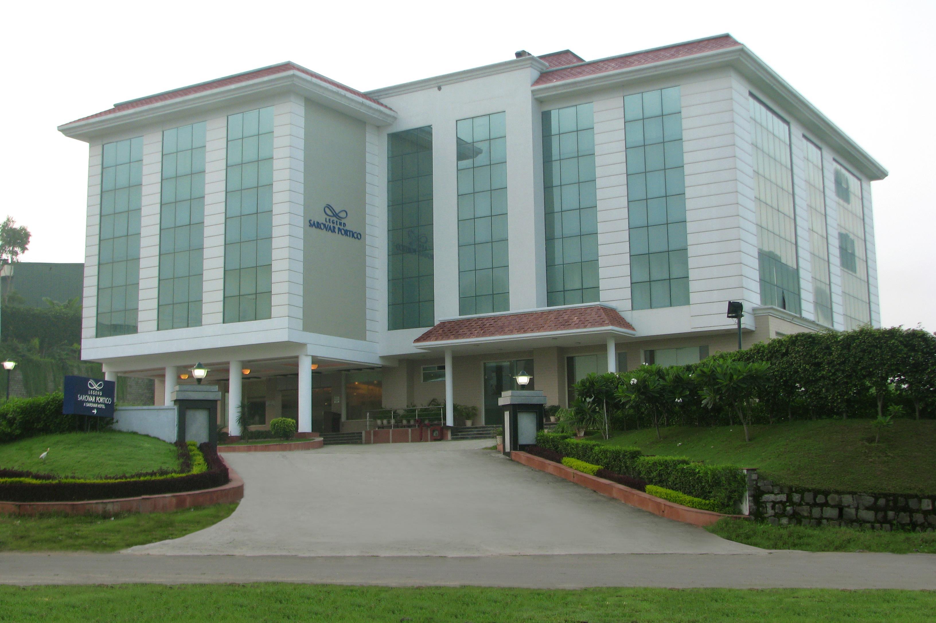 Legend Sarovar Portico Baddi - Hotel Entrance