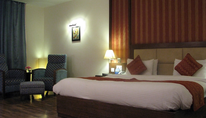 Legend Sarovar Portico Baddi - ROOM