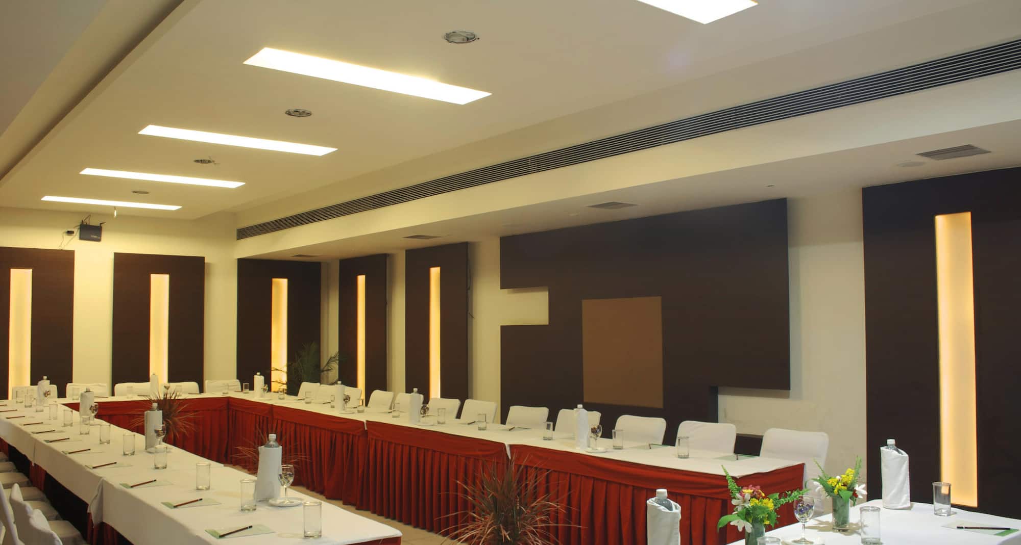 Legend Sarovar Portico Baddi - Meeting Room