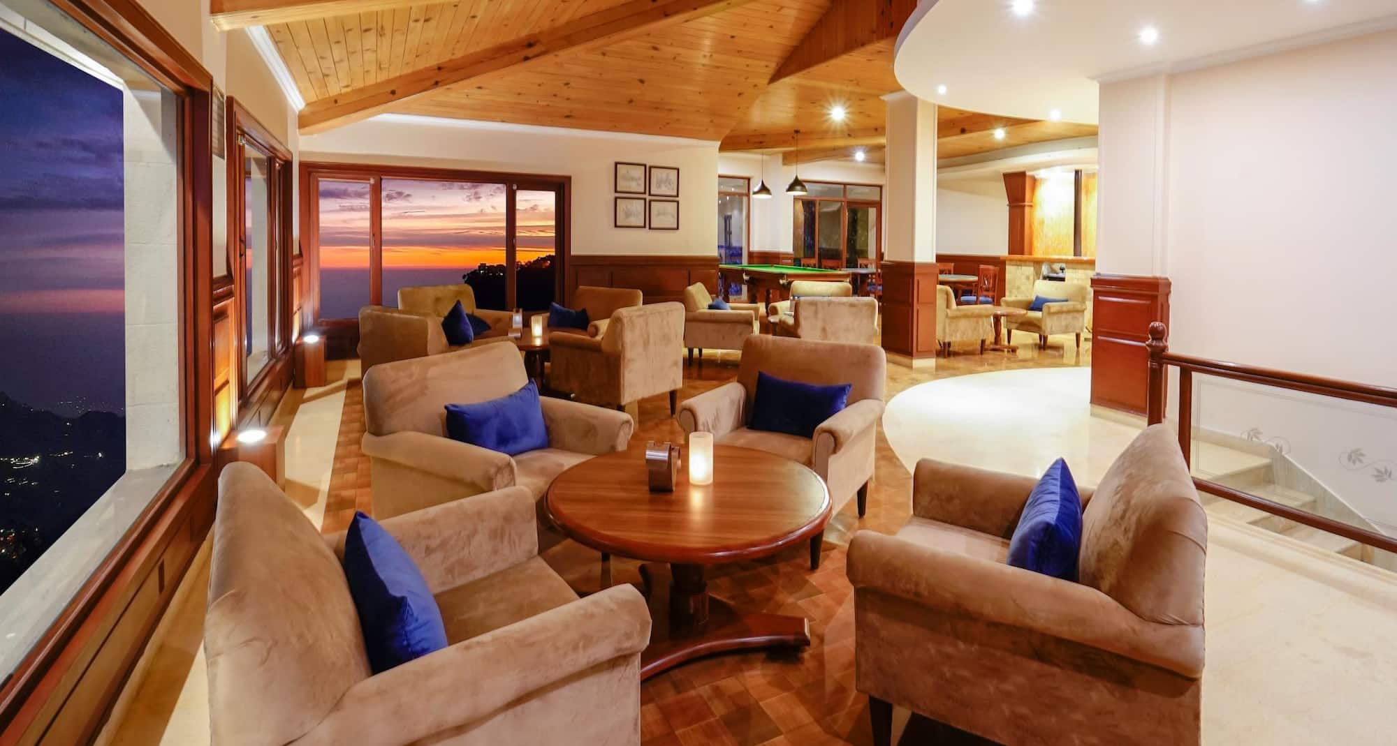 Madhuban Sarovar Portico Mussoorie - Sapphire Lounge Bar
