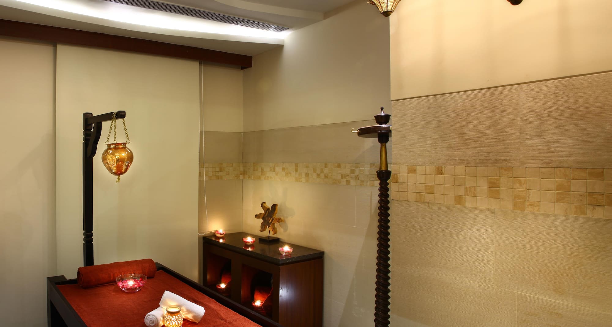 Mahagun Sarovar Portico Suites Ghaziabad - Spa therapy room
