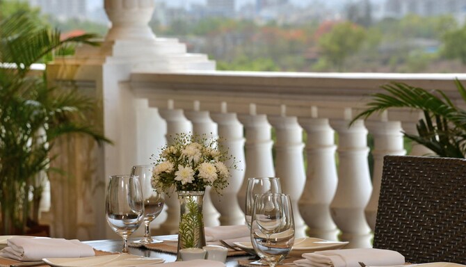 Majestic Court Sarovar Portico Navi Mumbai - Varanda