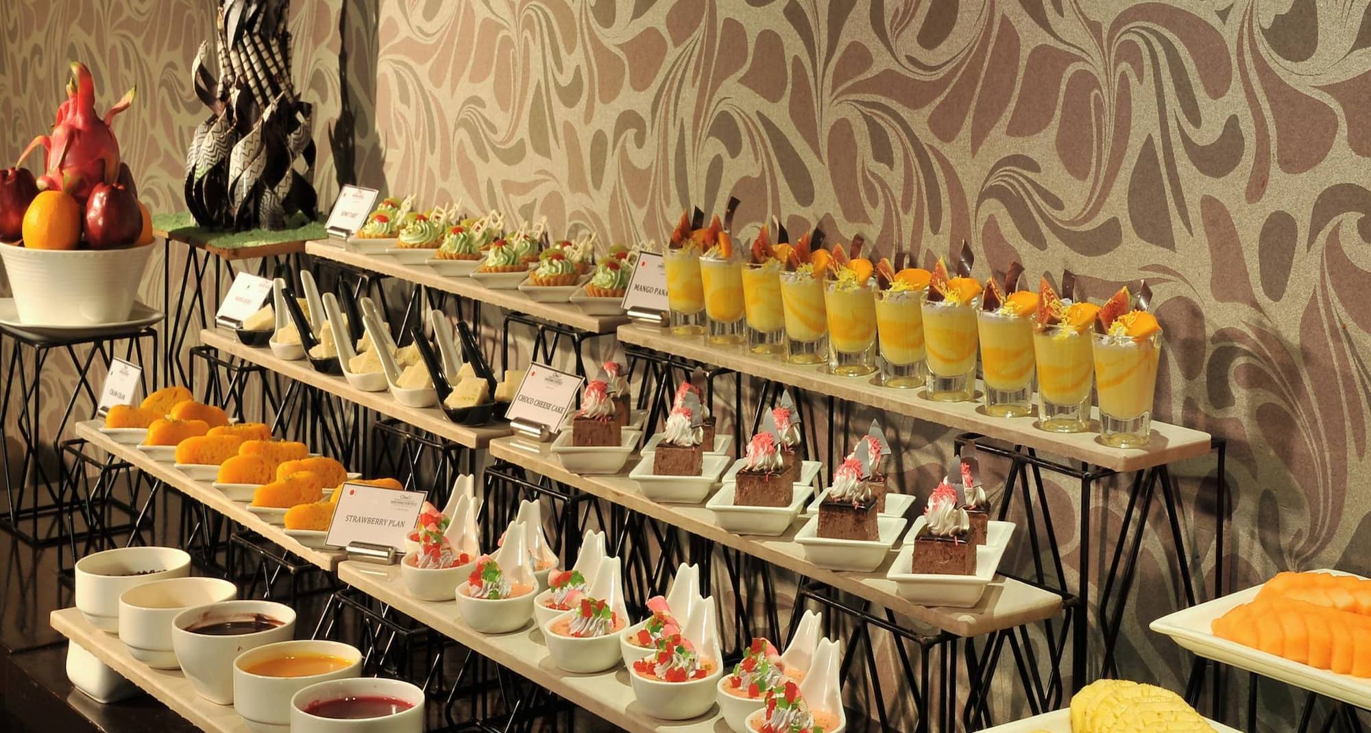 Majestic Court Sarovar Portico Navi Mumbai - Restaurant