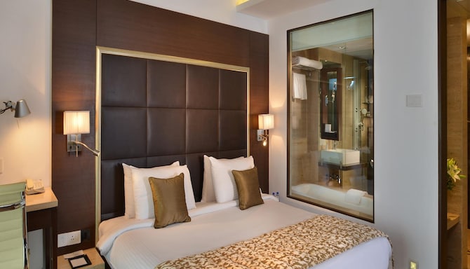 Majestic Court Sarovar Portico Navi Mumbai - Suite