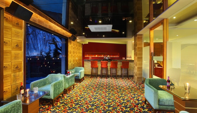 Marigold Sarovar Portico Shimla - Bar