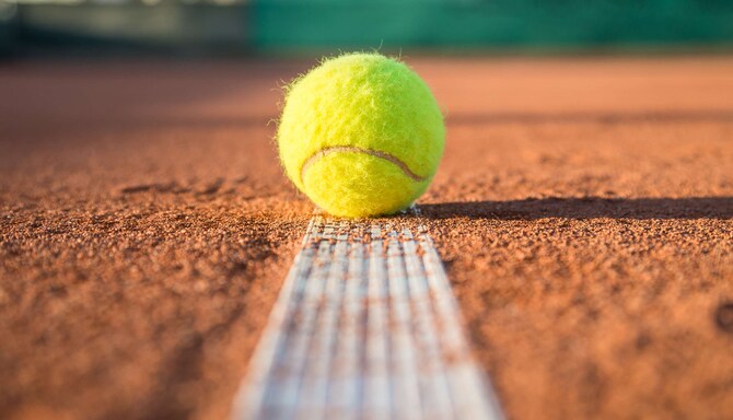 Meetings and Events - Hotel generic - MandE - Generic - Sport - Tennis ball on the line