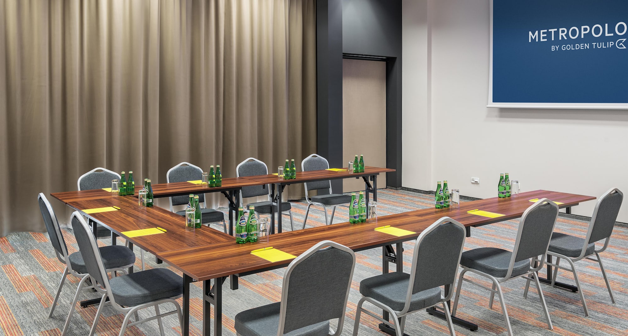 METROPOLO KRAKOW BY GOLDEN TULIP - small u shape