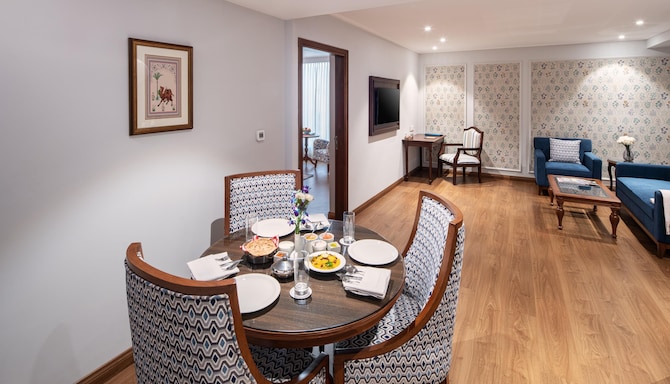 MJ Sarovar Portico Haridwar - Suite Living Room