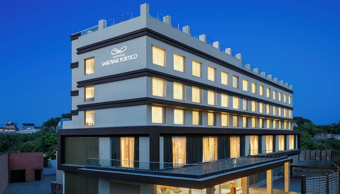 Nataraj Sarovar Portico Jhansi - Vue extérieure