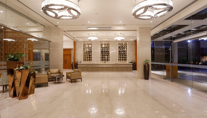Nataraj Sarovar Portico Jhansi - Lobby