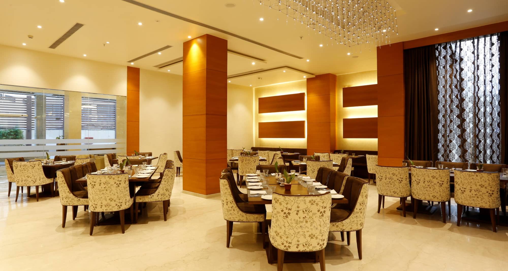 Nataraj Sarovar Portico Jhansi - Restaurant