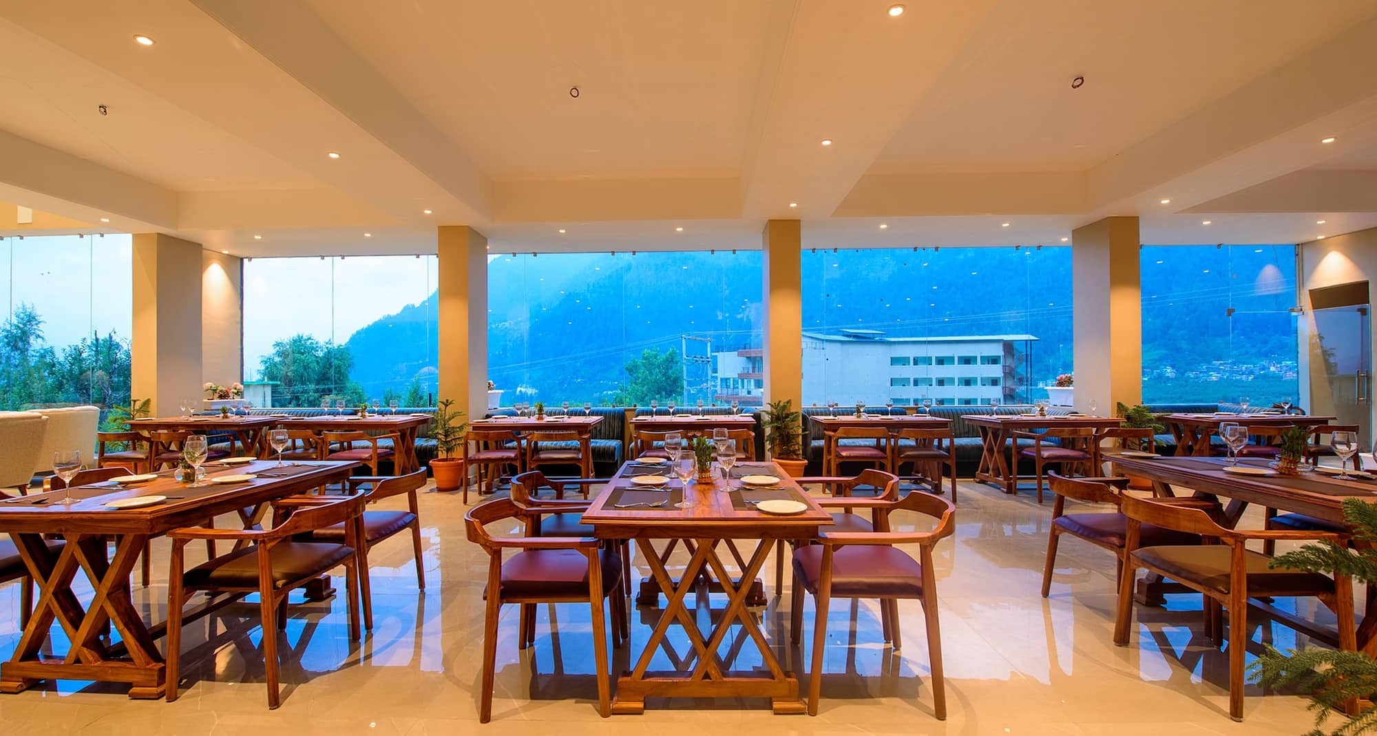Naturevilas Sarovar Premiere Manali - Restaurant