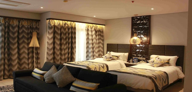 Neelkanth Sarovar Premiere - Executive Suite
