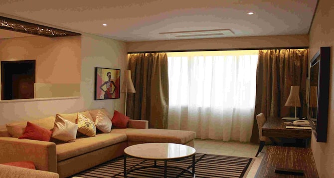 Neelkanth Sarovar Premiere - Premier Suite