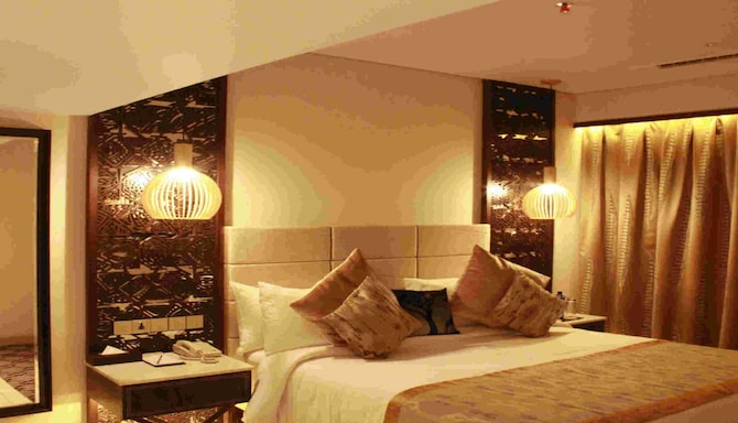 Neelkanth Sarovar Premiere - Premier Suite