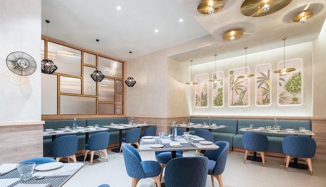 Nidhivan Sarovar Portico Vrindavan - Restaurant