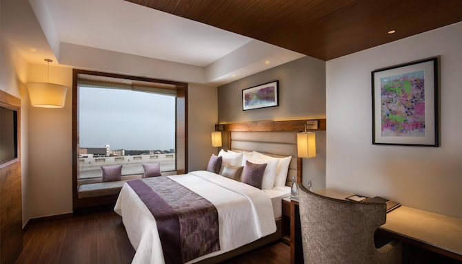 Nirvana Sarovar Portico Gorakhpur - Guest Room