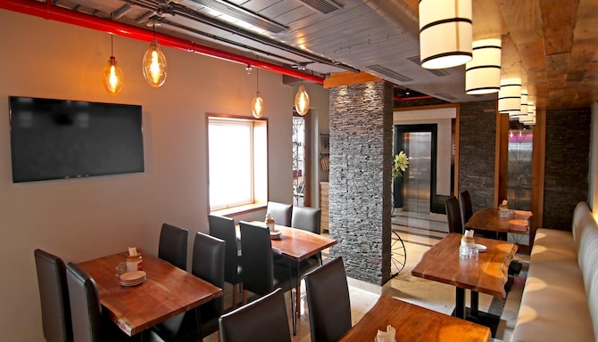 Nirwana Hometel Jaipur - Indoor Restaurant
