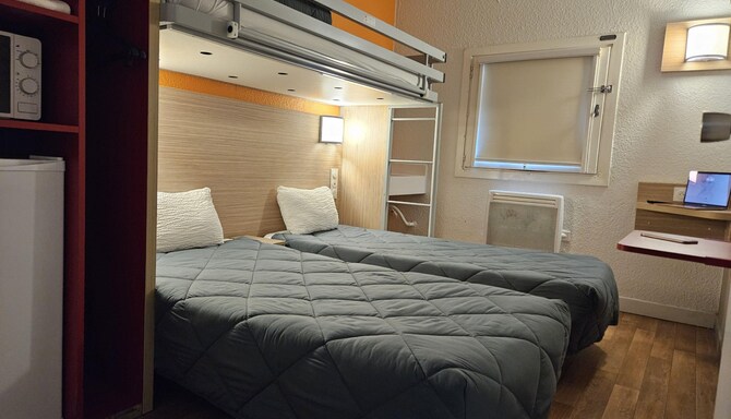 PREMIERE CLASSE ARRAS TILLOY LES MOFFLAINES - Quarto / Alojamentos