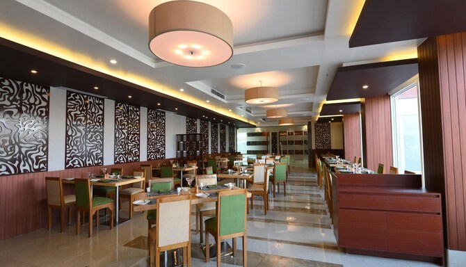 Pushkara Sarovar Portico Dibrugarh - QUBE ALL DAY DINING