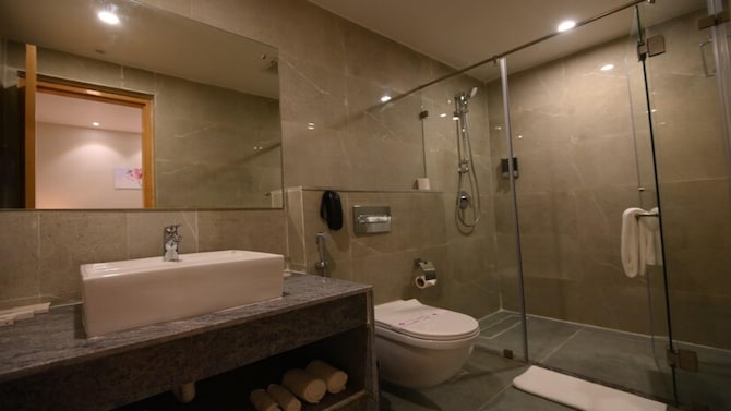 Pushkara Sarovar Portico Dibrugarh - Suite