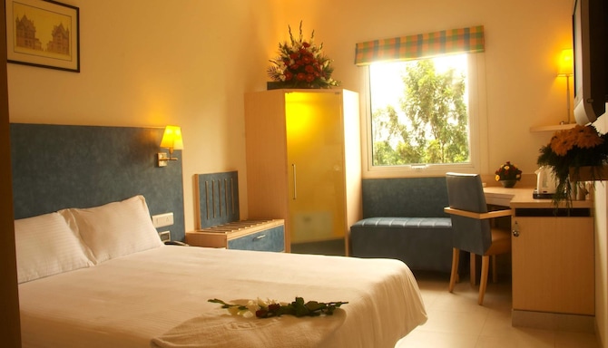 Radha Hometel Bengaluru - Superior Room