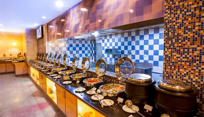 Radha Hometel Bengaluru - Restaurant