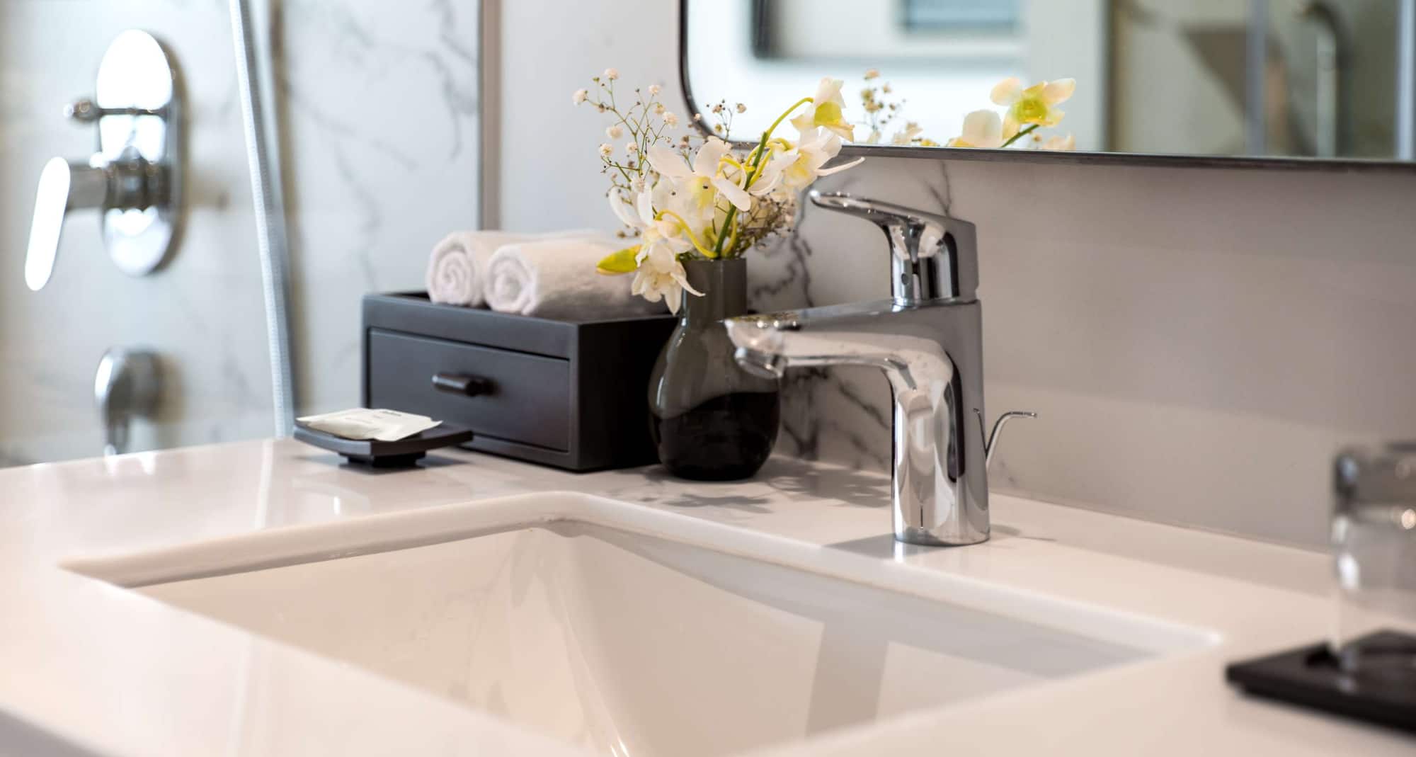 Guest room bathroom