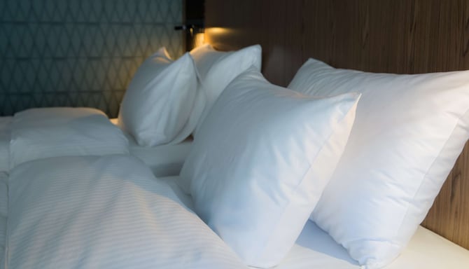Radisson - Guest room bed detail