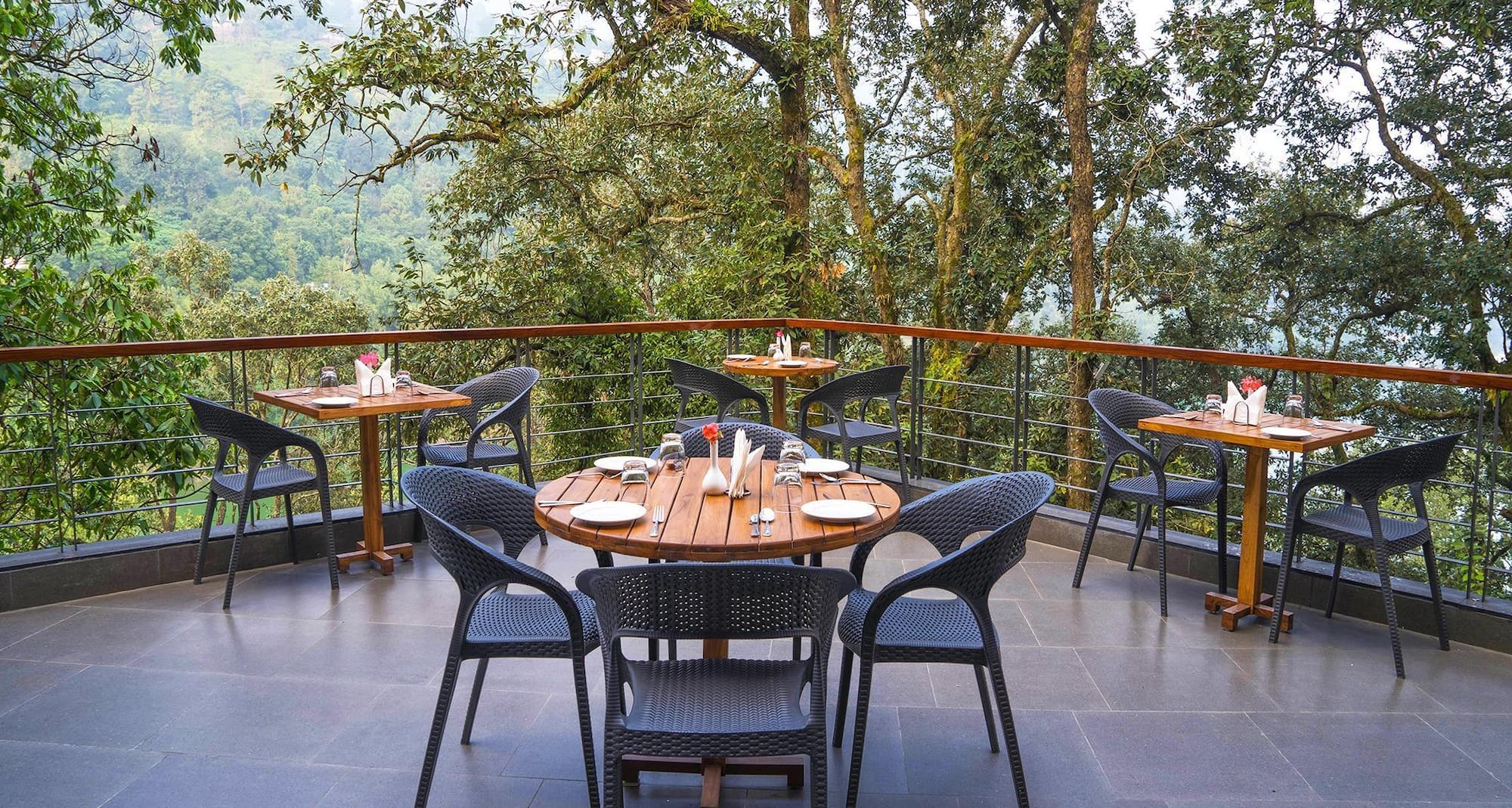 Rosefinch Sarovar Portico Bhimtal - Deck