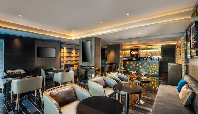 Royal Hometel Suites Dahisar Mumbai - Bar Chill