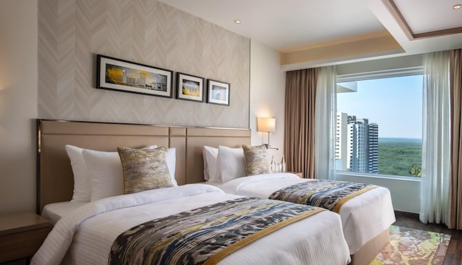 Royal Hometel Suites Dahisar Mumbai - Deluxe Twin