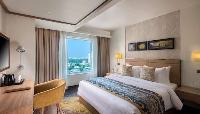 Royal Hometel Suites Dahisar Mumbai - Deluxe Double