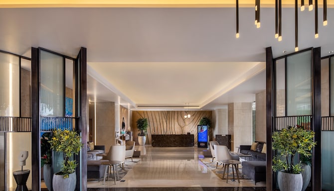 Royal Hometel Suites Dahisar Mumbai - Vue du lobby