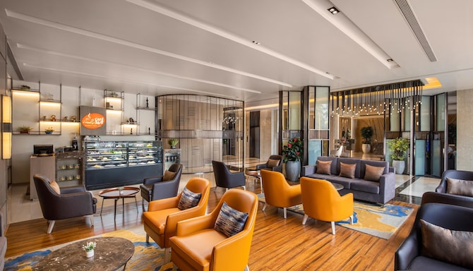 Royal Hometel Suites Dahisar Mumbai - Cafe