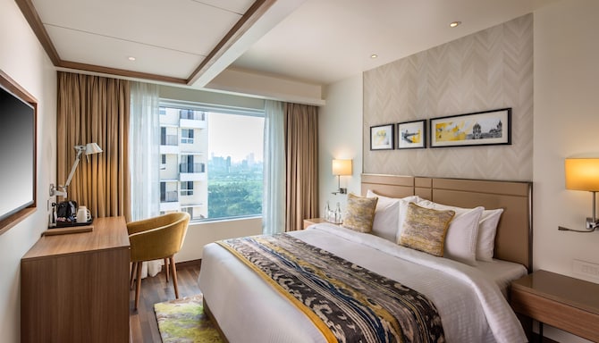 Royal Hometel Suites Dahisar Mumbai - Superior Room