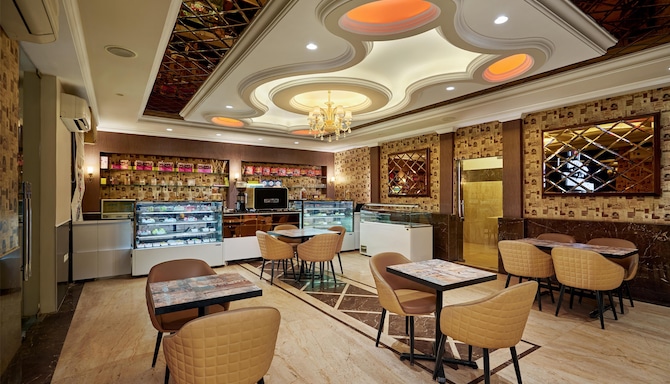 Royal Kingdom Sarovar Portico Pilibhit - Bar/Lounge