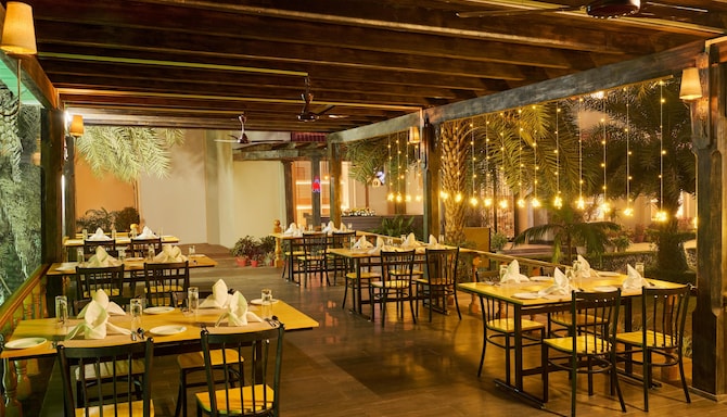 Royal Kingdom Sarovar Portico Pilibhit - Restaurant
