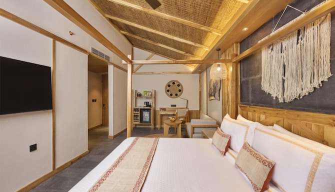 ROYAL TULIP CHITWAN NEPAL - pool villa